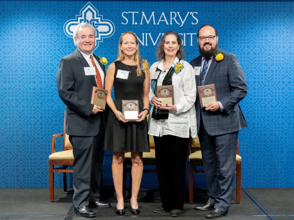 Distinguished Faculty Award