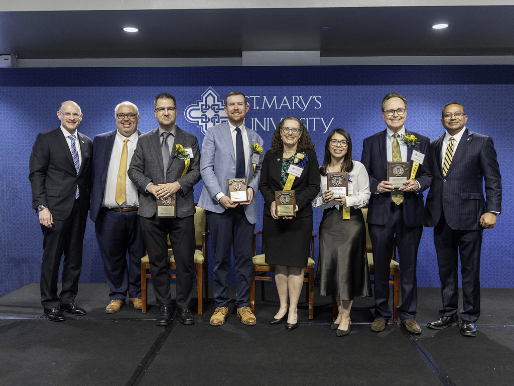 Distinguished Faculty Award
